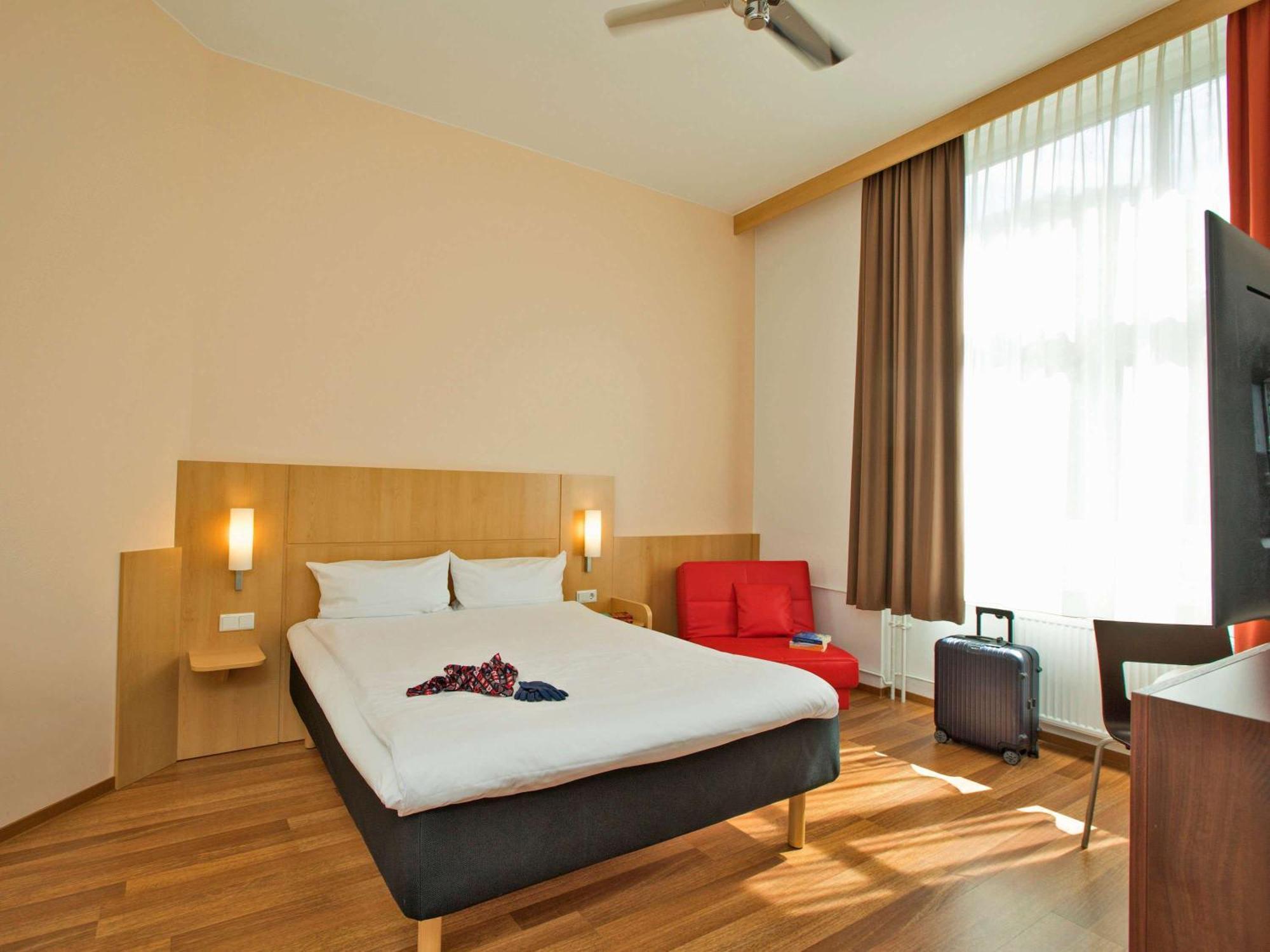 Ibis Berlin City Sued Екстер'єр фото