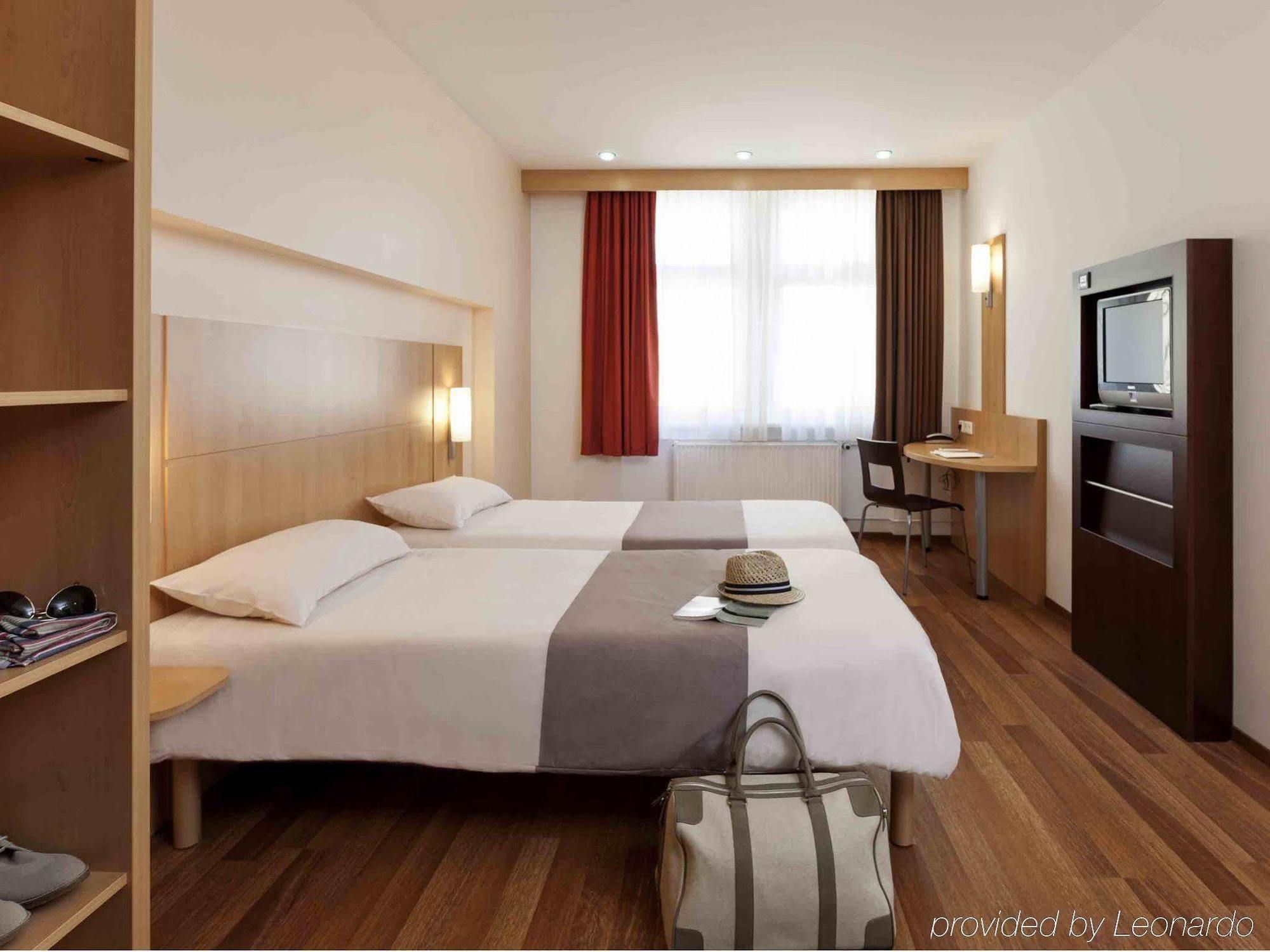 Ibis Berlin City Sued Екстер'єр фото
